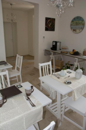 Отель B&B Armonia  Монтекозаро